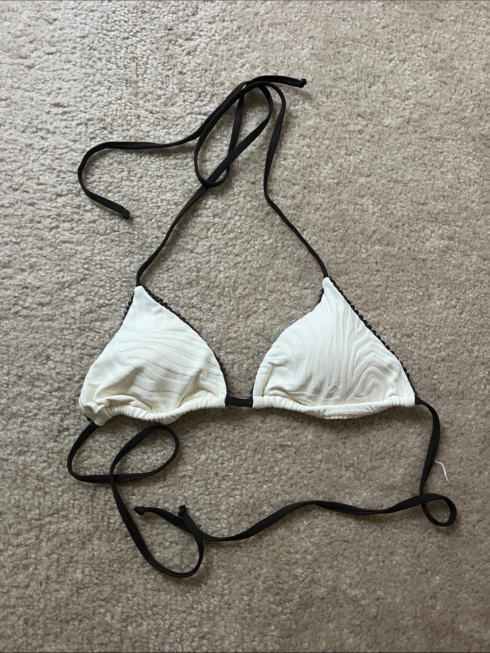 Dippin daisys small Women’s Cream Triangle Bikini Top with Black Trim